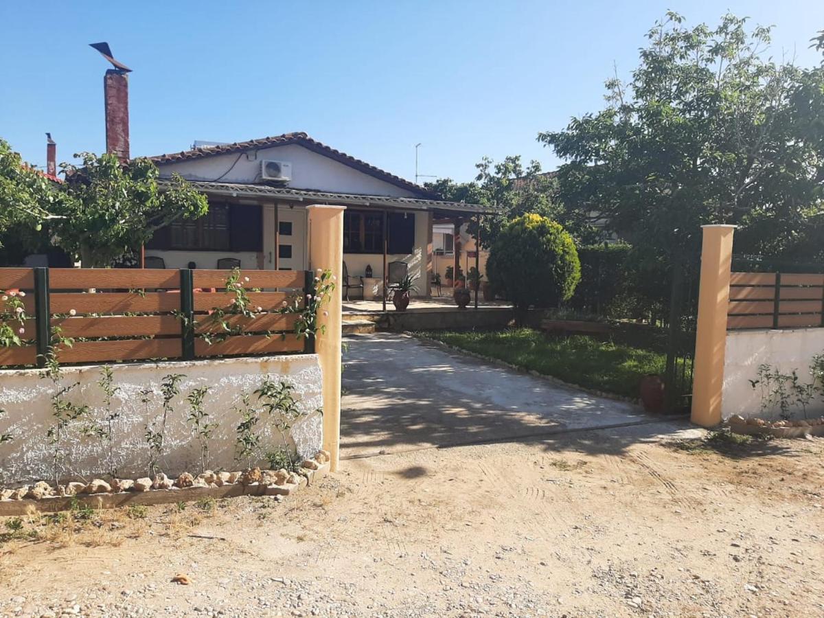 Tota'S Family House, 4 Min Walk To The Beach Levendokhorion Екстер'єр фото