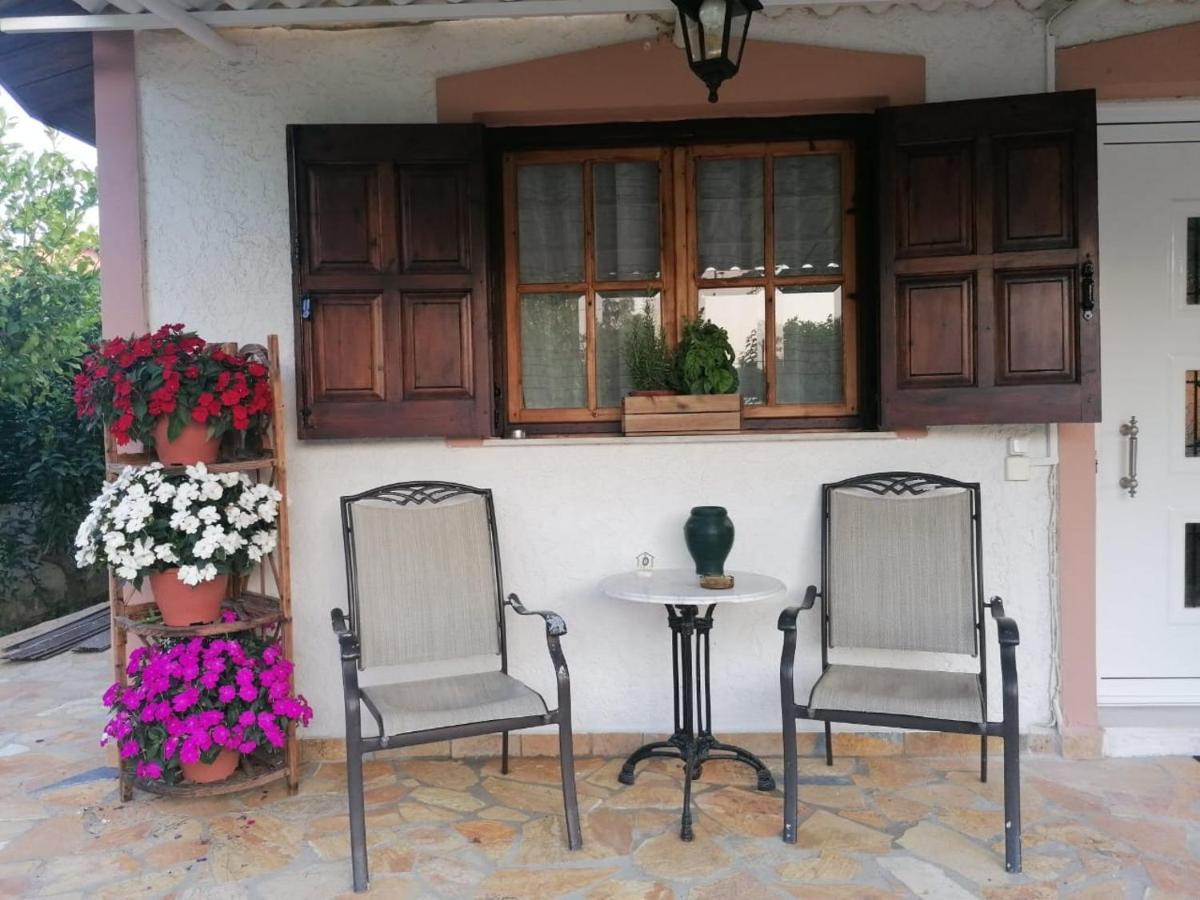 Tota'S Family House, 4 Min Walk To The Beach Levendokhorion Екстер'єр фото