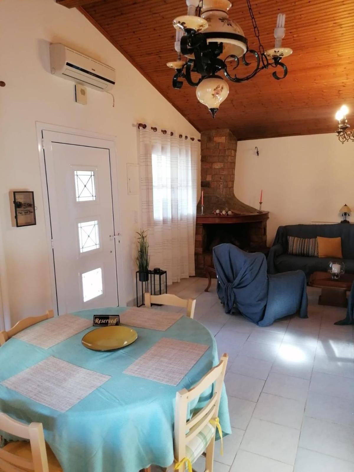 Tota'S Family House, 4 Min Walk To The Beach Levendokhorion Екстер'єр фото