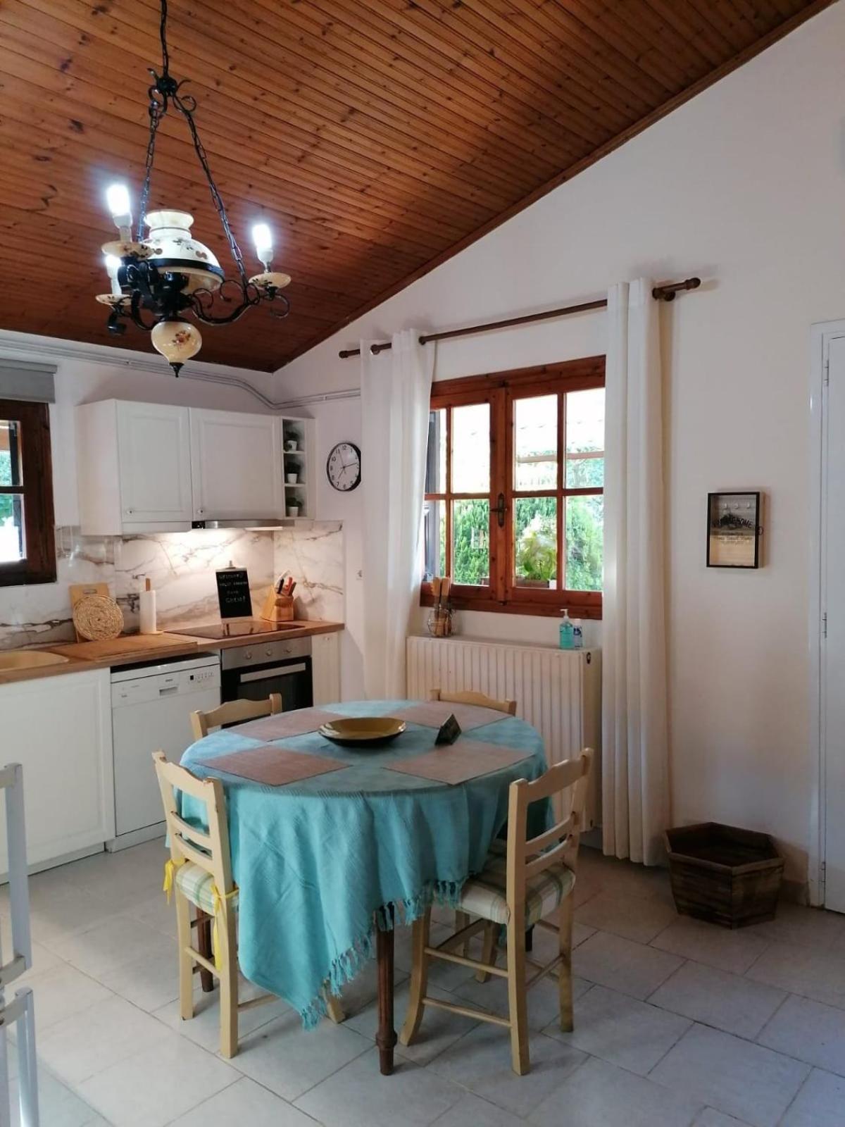 Tota'S Family House, 4 Min Walk To The Beach Levendokhorion Екстер'єр фото