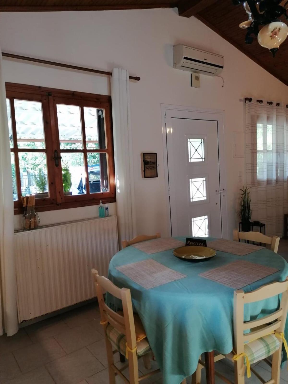 Tota'S Family House, 4 Min Walk To The Beach Levendokhorion Екстер'єр фото