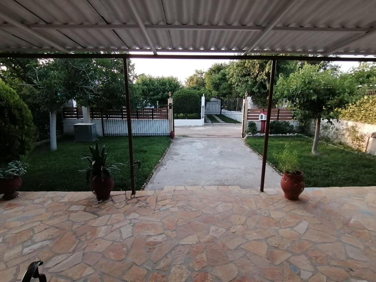 Tota'S Family House, 4 Min Walk To The Beach Levendokhorion Екстер'єр фото